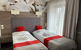 Pass Hotel